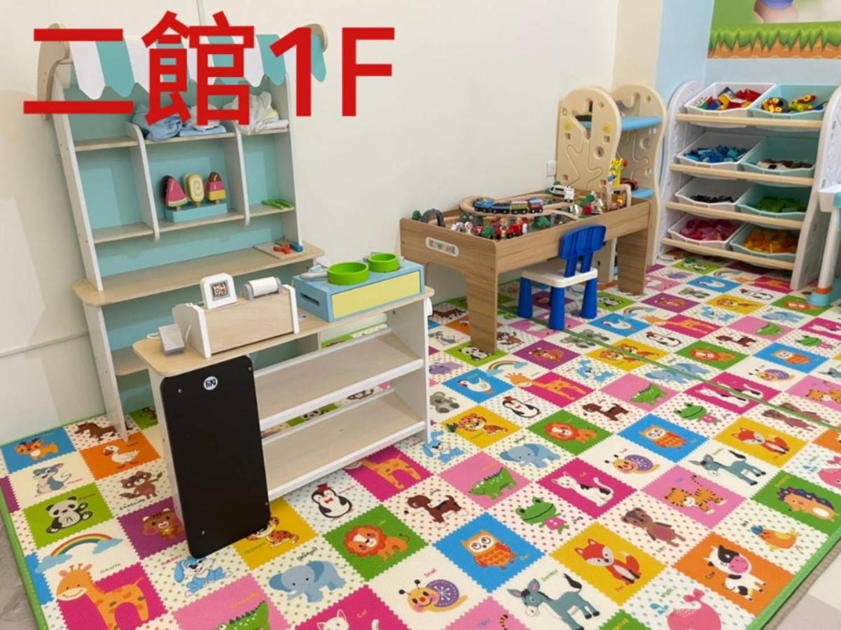芹菜芋頭親子民宿 T'ai-tung Exteriör bild